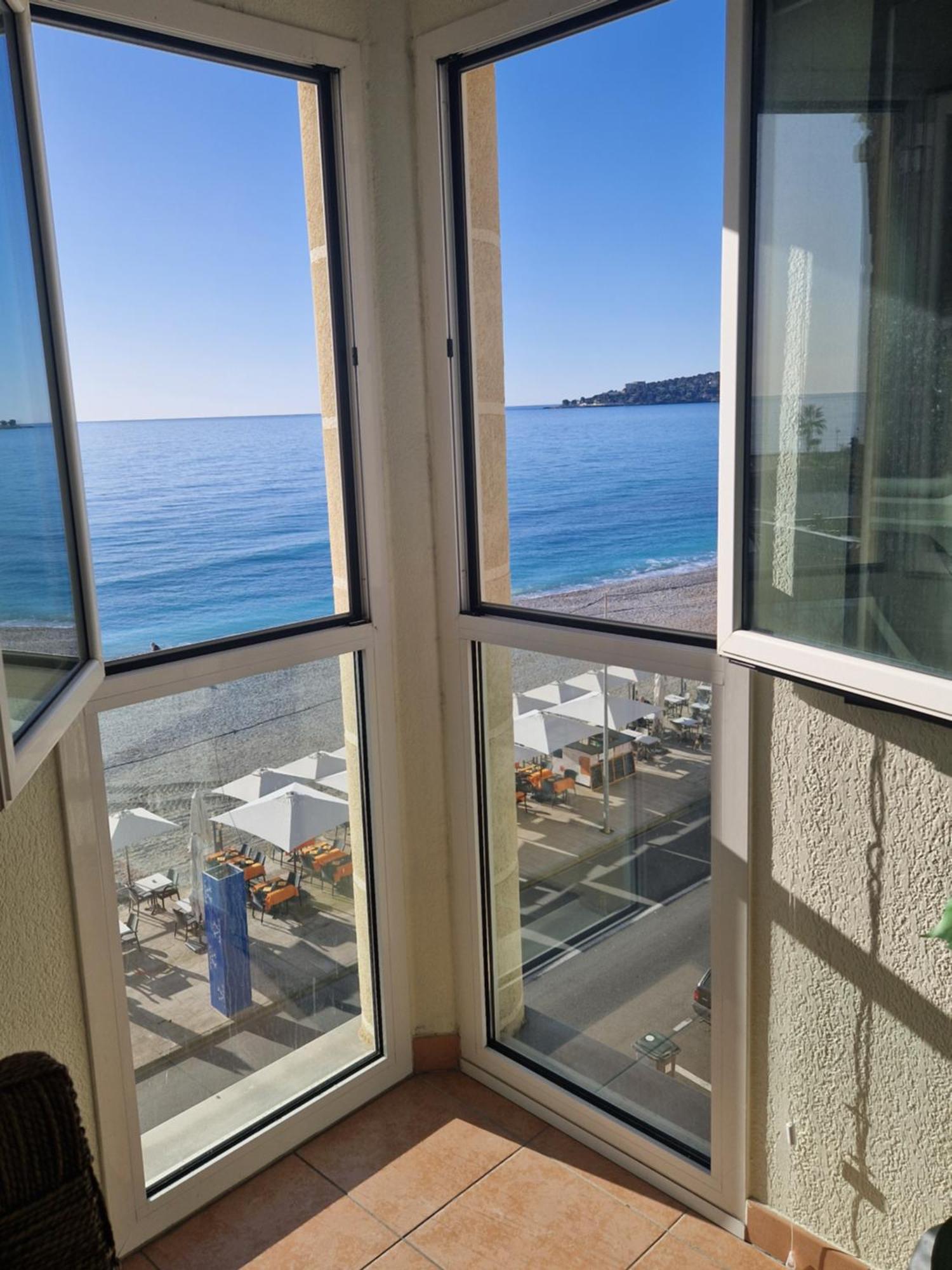 Villa Azzurra Menton Apt Luxe, Front Mer, 4Th Floor Of 5, Wifi, Tvsat, Climate Екстериор снимка